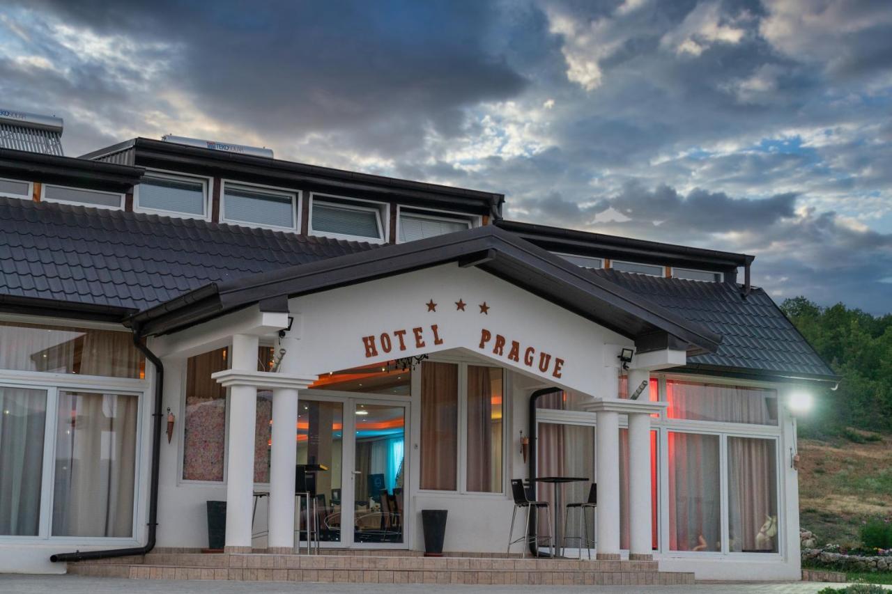 Hotel Praga Gorno Lakocerej Exterior foto