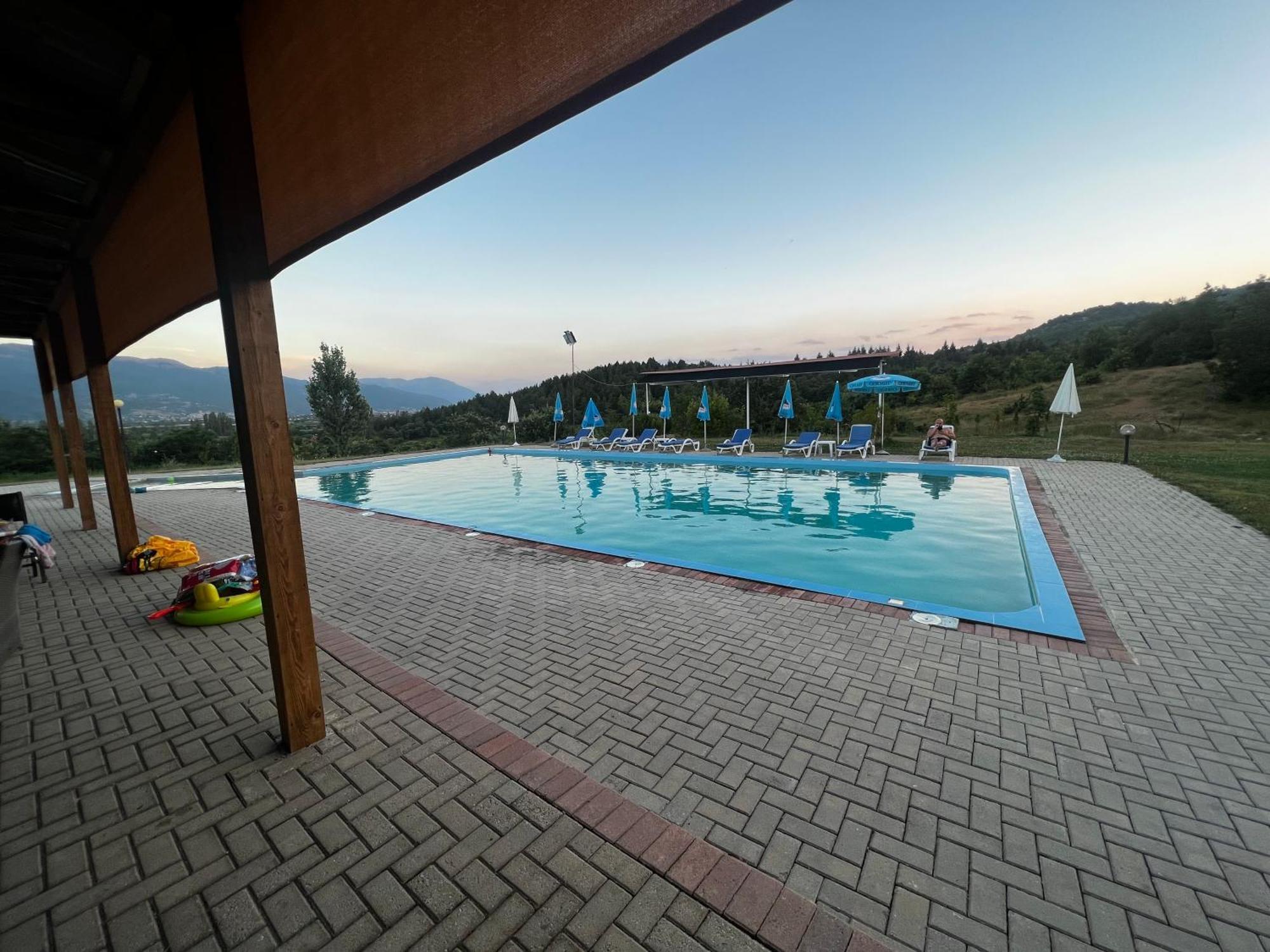 Hotel Praga Gorno Lakocerej Exterior foto