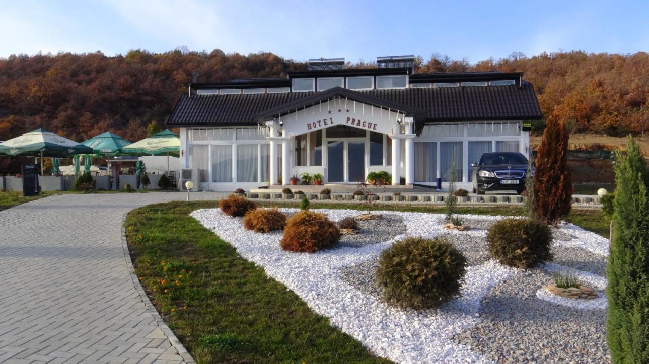 Hotel Praga Gorno Lakocerej Exterior foto